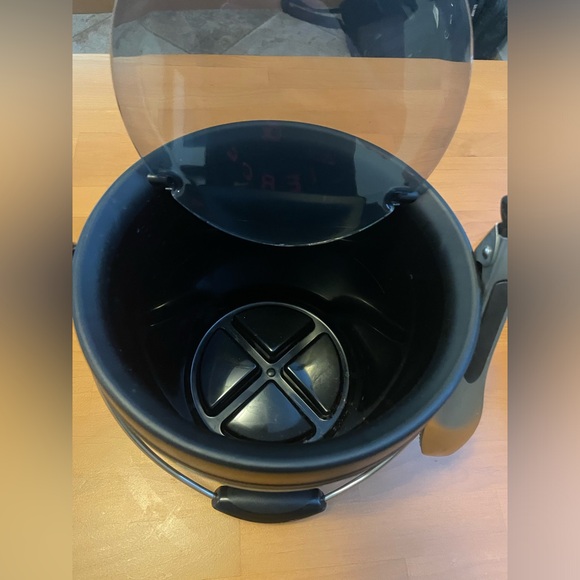 Ice bucket, 4 quarts, great condition. - Picture 2 of 10